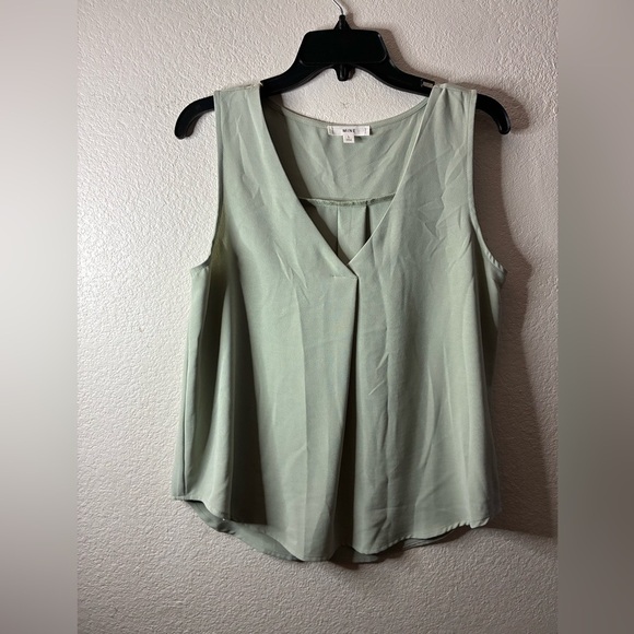 MINE Sage Green Tank Top with Relaxed Fit L - Picture 3 of 9